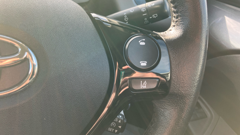 Toyota Aygo X 1.0 VVT-i Edge 5dr Petrol Hatchback